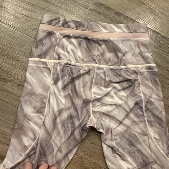 CALIA By Carrie Underwood Lavender Swirl Leggings - Picture 4 of 9